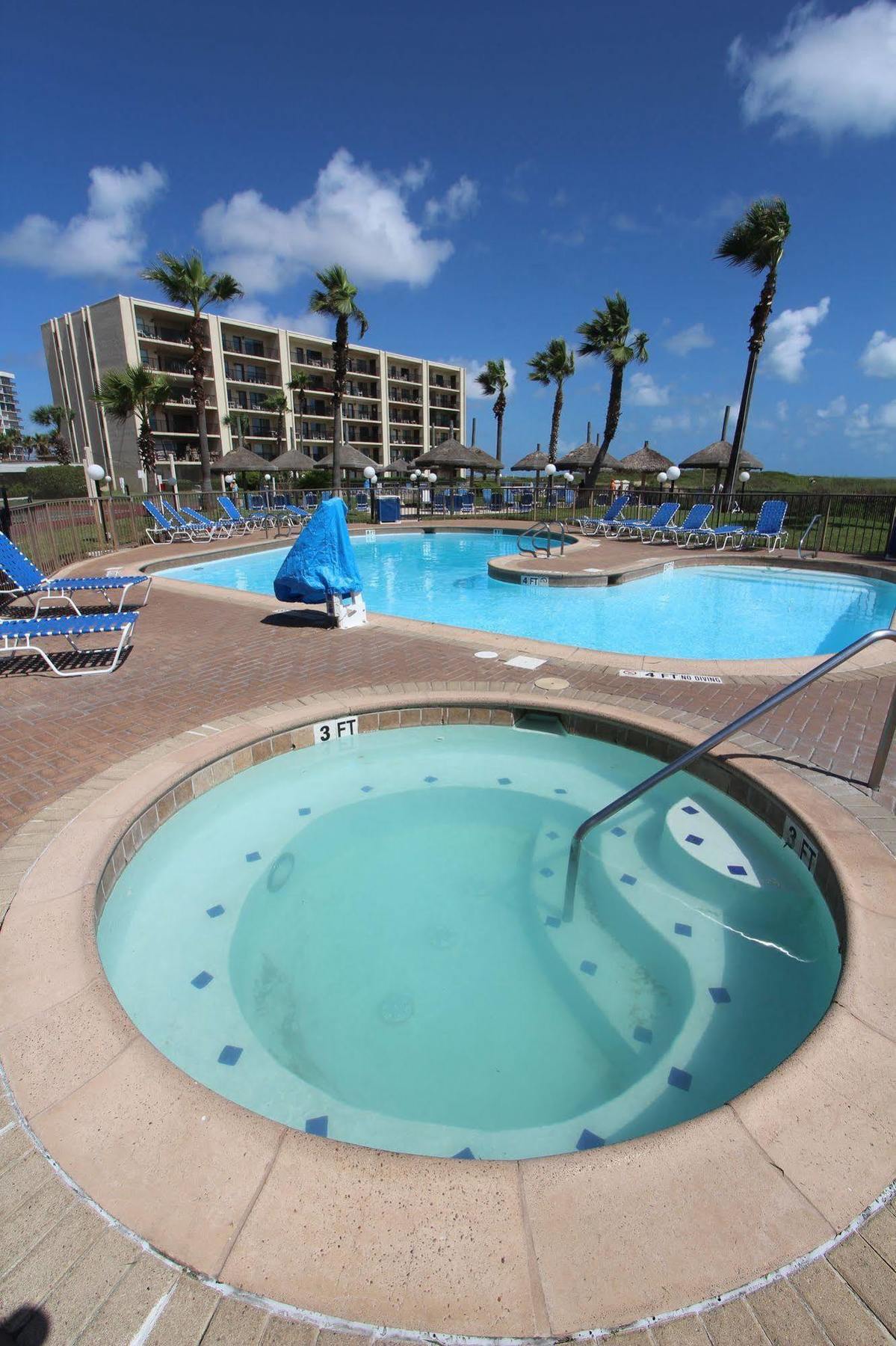 HOTEL ROYALE BEACH AND TENNIS CLUB, A VRI RESORT SOUTH PADRE ISLAND, TX 4*  (United States) - from US$ 152 | BOOKED